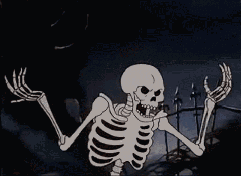 Szkielet zdejmujący swoją czaszkę w Halloween